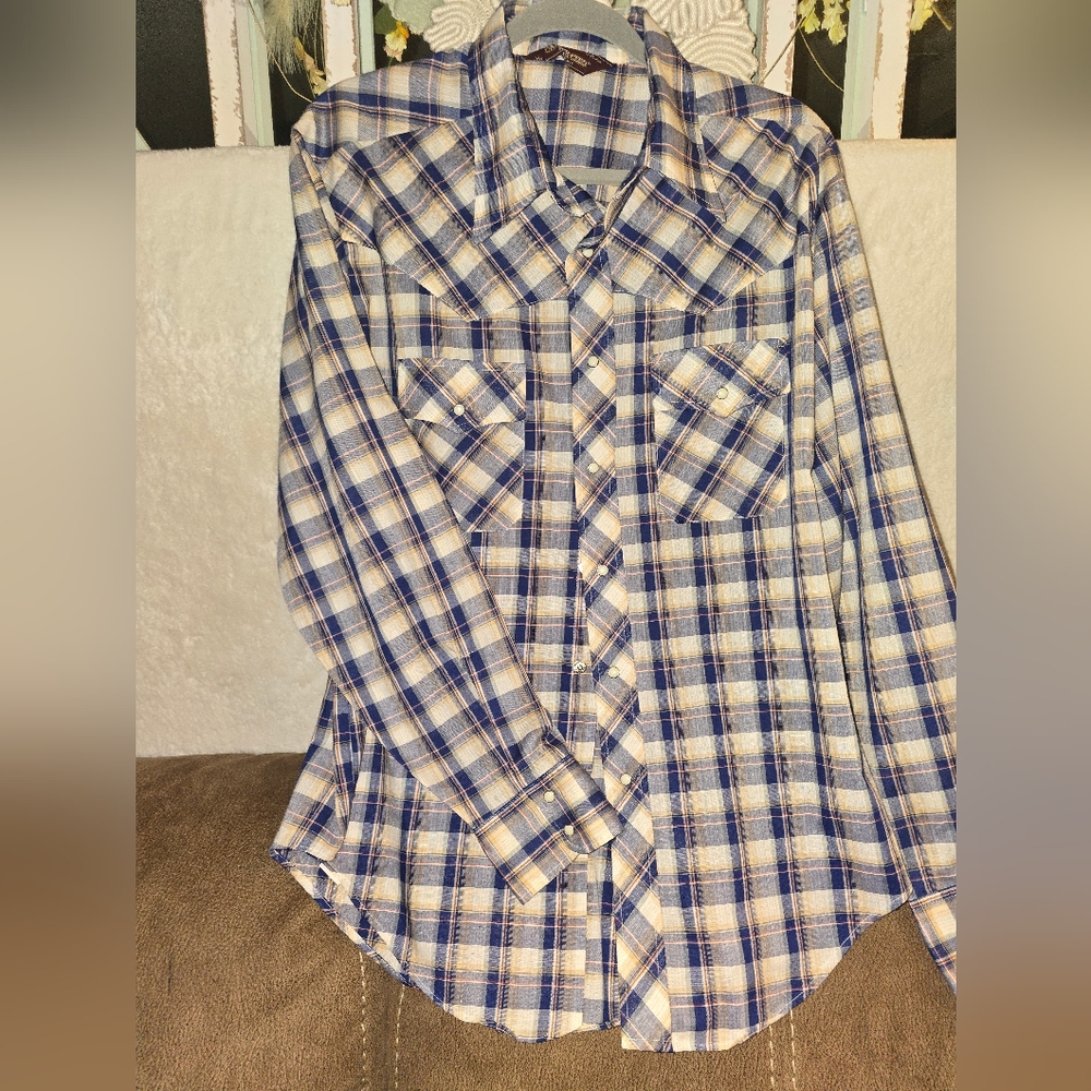 Mens button down caualshirt